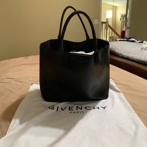 Large tote handbag
